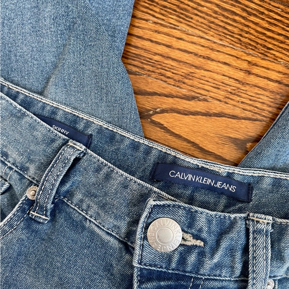 Calvin Klein Jeans - Picture 5 of 9